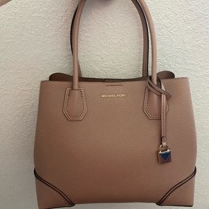 Michael Kors tan purse